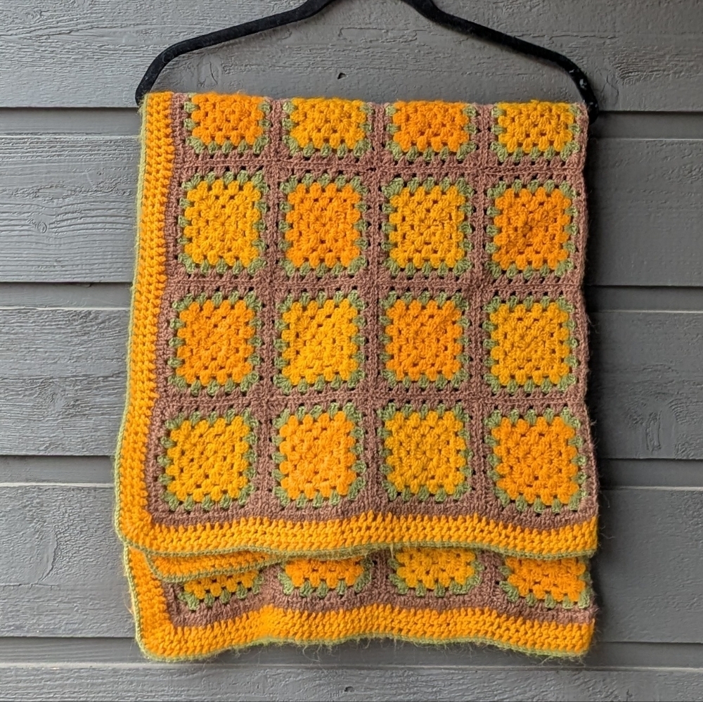Handknit Retro 70s Granny Square Afghan Blanket 34.5" X 34.5" Grannycore - Picture 5 of 5